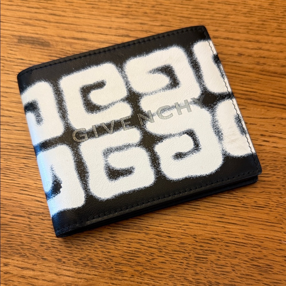 Givenchy Monochrome Graphic Men's Card Holder